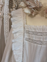 Load image into Gallery viewer, [Le Beau Temps Pre-order] Loire Valley Off-white Cotton One-piece
