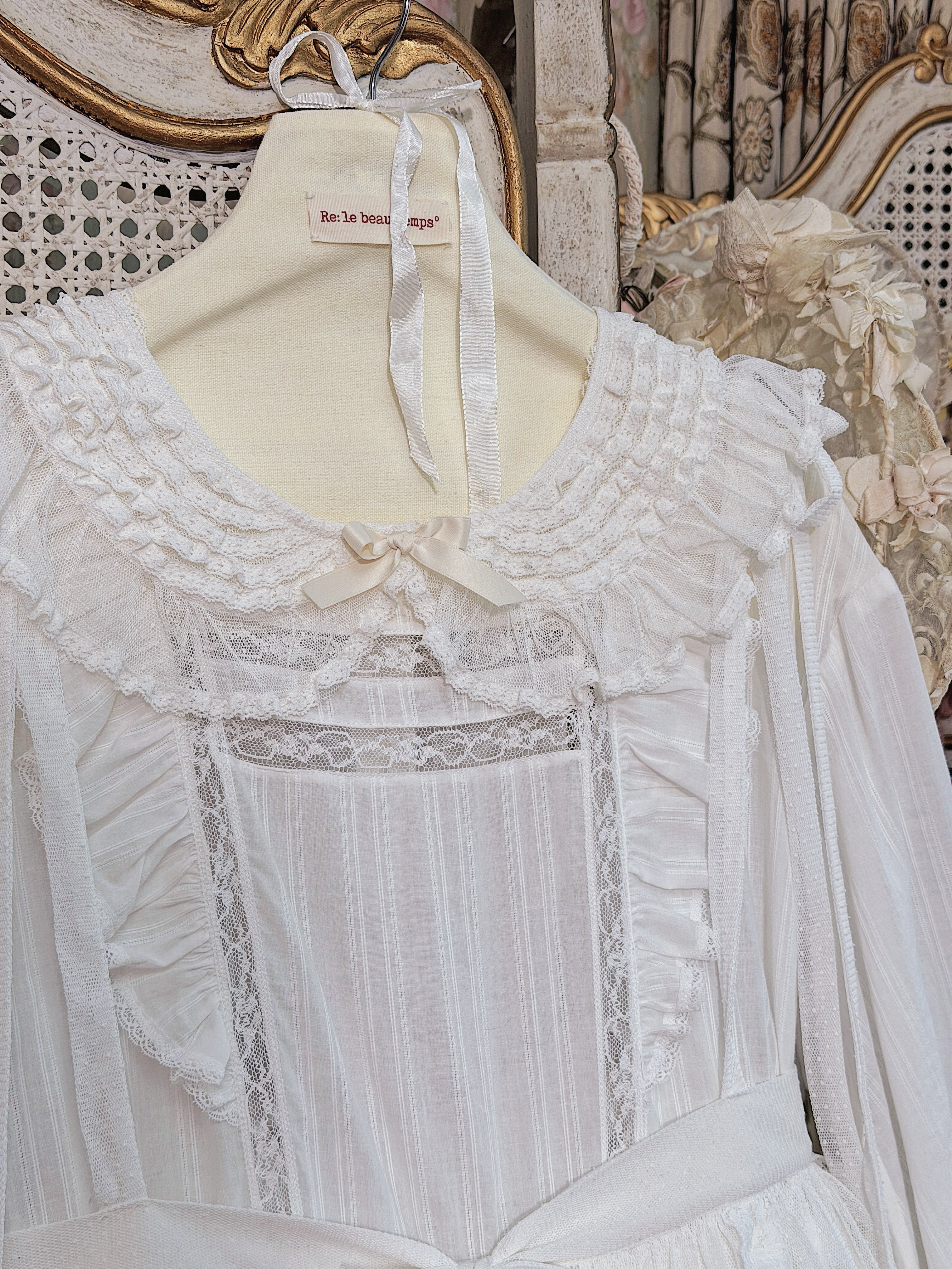 Loire Valley Off-white Cotton Collar
