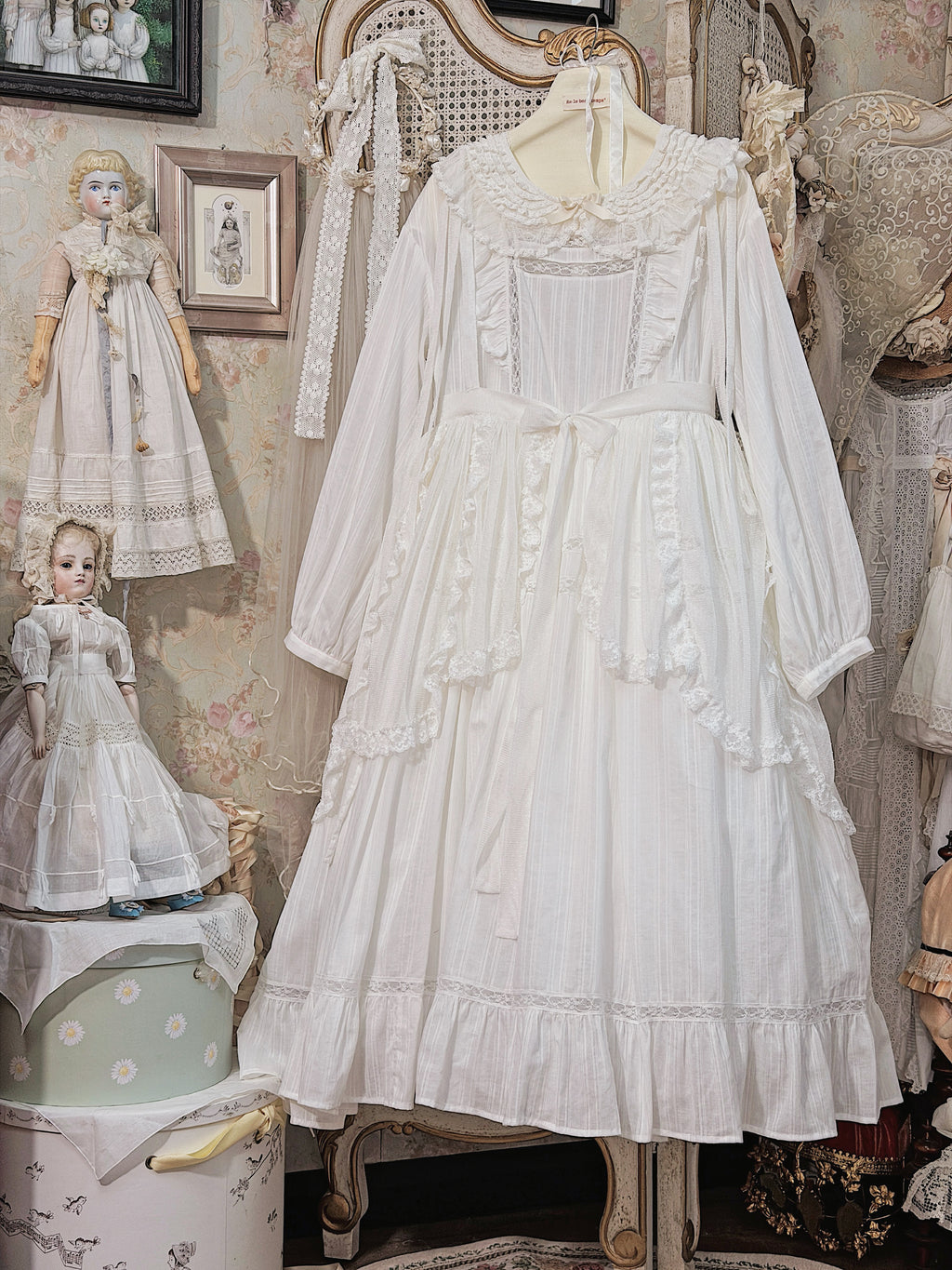 Loire Valley Off-white Cotton Collar