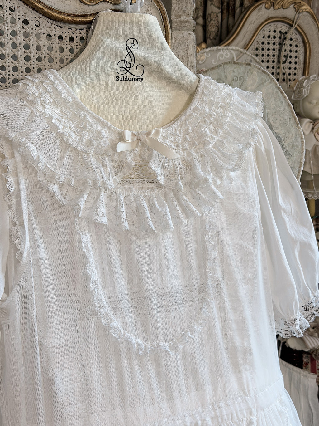 Loire Valley Off-white Cotton Collar