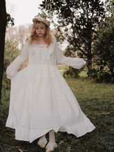 Load image into Gallery viewer, [Le Beau Temps Pre-order] Loire Valley Off-white Cotton One-piece
