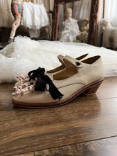 Load image into Gallery viewer, [Kitten&#39;s Ankles Pre-order] Edwardian Era Antique-style Mary Jane
