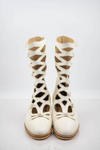 Load image into Gallery viewer, [Kitten&#39;s Ankles Pre-order] Antique Victorian-inspired style Boots [Limited Edition]
