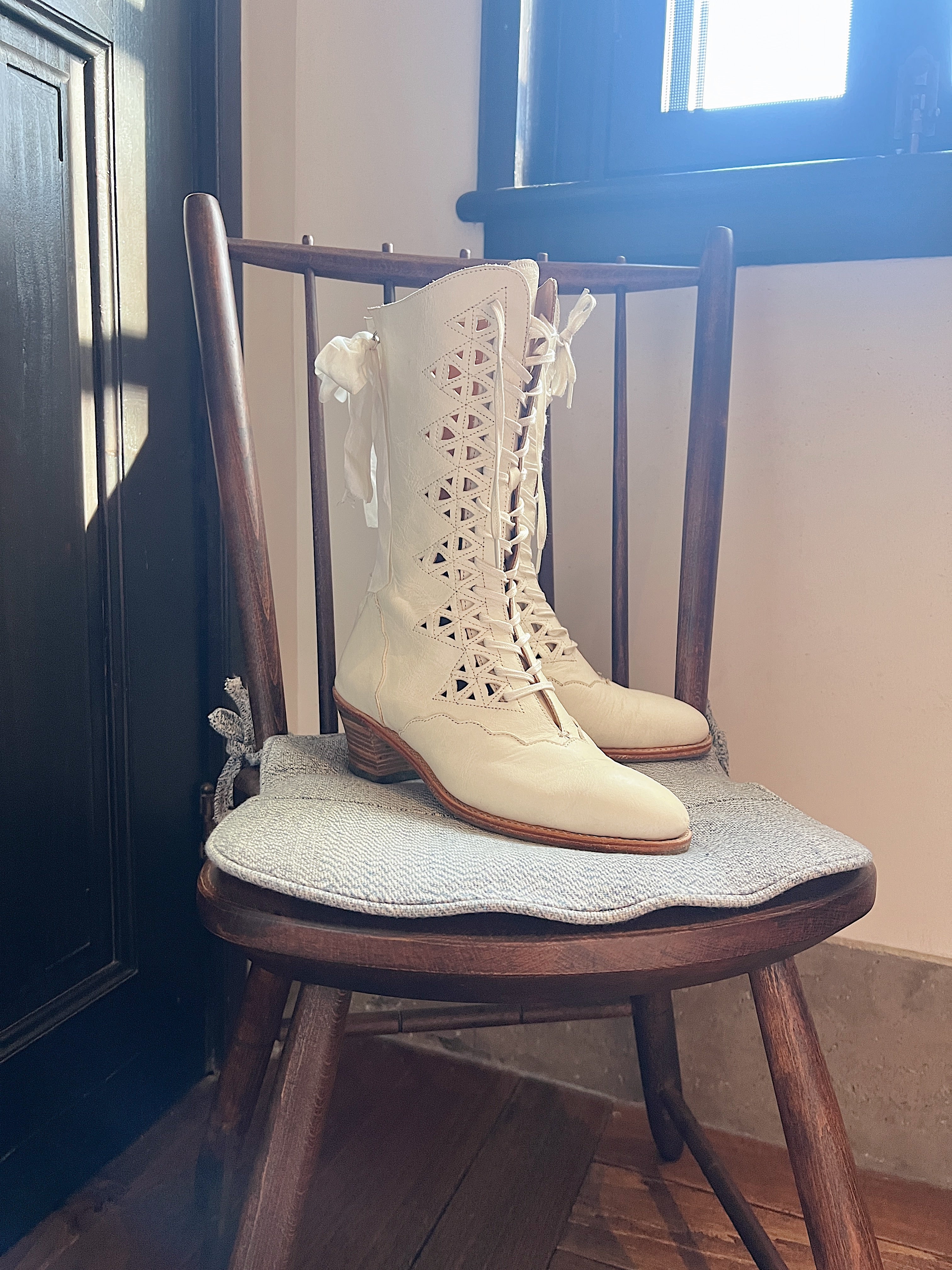 [Pre-order] Une Nuit Blanche Edwardian Era Antique-style Boots [Limited Edition]