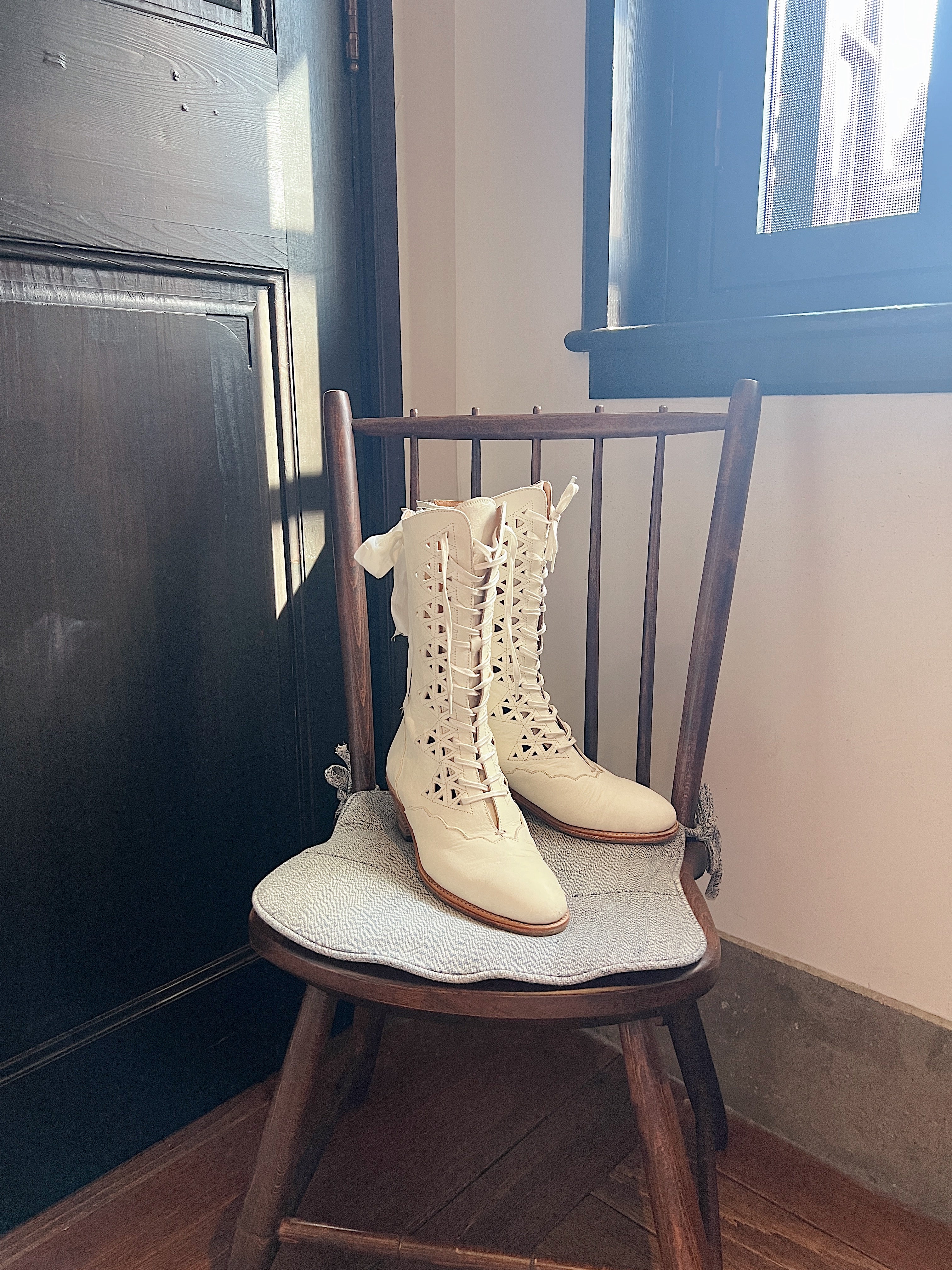 [Pre-order] Une Nuit Blanche Edwardian Era Antique-style Boots [Limited Edition]