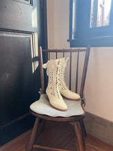 Load image into Gallery viewer, [Kitten&#39;s Ankles Pre-order] Une Nuit Blanche Edwardian Era Antique-style Boots [Limited Edition]
